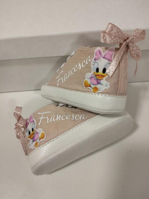 scarpine personalizzate con nome e personaggio a scelta